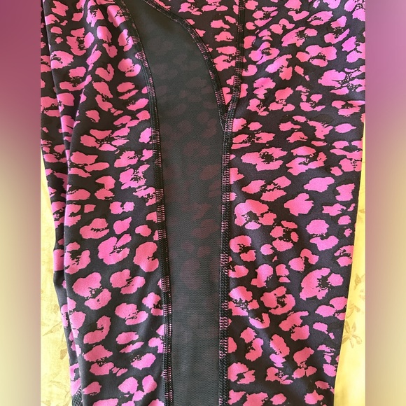 Lululemon leggings size 8 - Picture 7 of 7